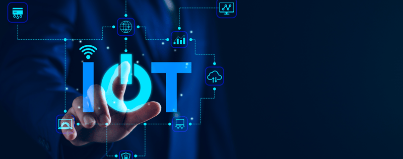 Monitoramento em tempo real, como a IoT mantém a produção fluindo sem interrupções.