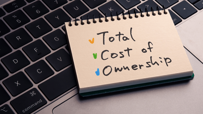 Use a análise de TCO para criar orçamentos mais precisos e evitar surpresas financeiras.