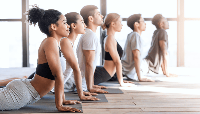 Programas de bem-estar não são apenas uma opção, são uma prioridade. Yoga, meditação e ginástica laboral podem fazer parte do dia a dia